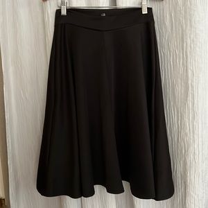 Black Midi skirt size M